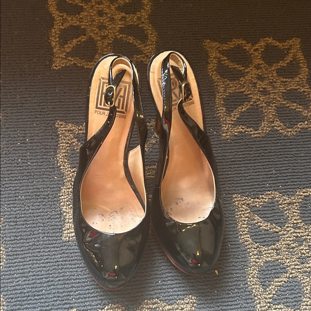 Pour La Victoire Black Patent Slingback Heels